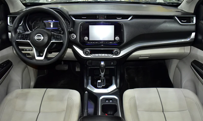 2022 Nissan Xterra Titanium 4 Cylinder Petrol Engine Grey Beige SUV GCC Specs