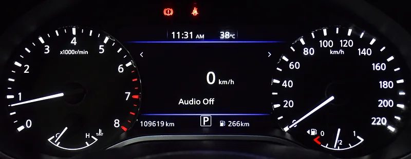 2022 Nissan Xterra Titanium 4 Cylinder Petrol Engine Grey Beige SUV GCC Specs