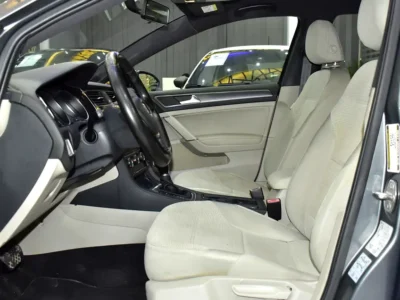 2018 Volkswagen Golf SE 3 Cylinder petrol Engine Grey Beige Hatchback GCC Specs