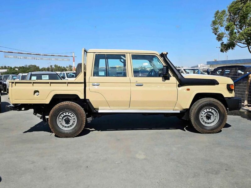 2025 Toyota Land Cruiser Pick Up DOUBLE CABIN 4.0L V6 PETROL AT Beige Brown