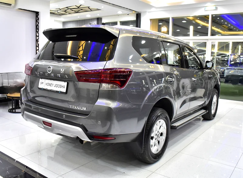 2022 Nissan Xterra Titanium 4 Cylinder Petrol Engine Grey Beige SUV GCC Specs