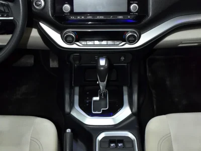 2022 Nissan Xterra Titanium 4 Cylinder Petrol Engine Grey Beige SUV GCC Specs