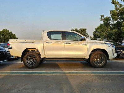 2025 Toyota Hilux SR5 WIDE BODY WITH HUK 2.4L DIESEL AT White Black PickUP