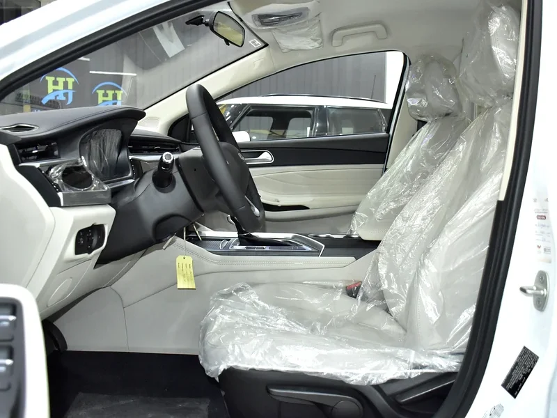 2026 Chery Arrizo 5 Comfort 4 Cylinder Petrol Engine White Beige Sedan GCC Specs