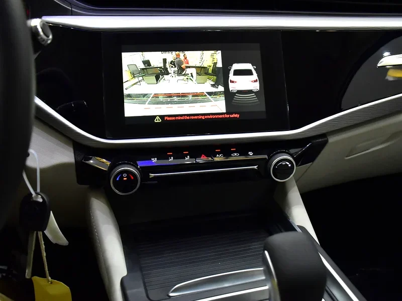 2026 Chery Arrizo 5 Comfort 4 Cylinder Petrol Engine White Beige Sedan GCC Specs