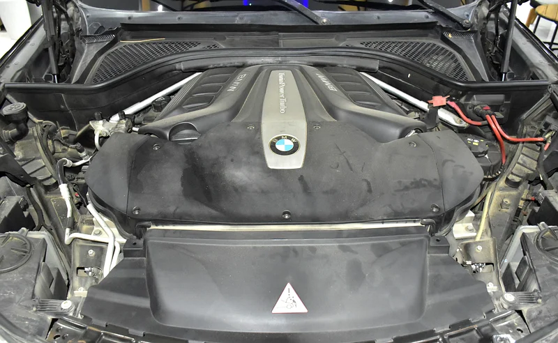 2014 BMW X5 Xdrive50i 8 Cylinder Petrol Engine Brown Beige SUV GCC Specs