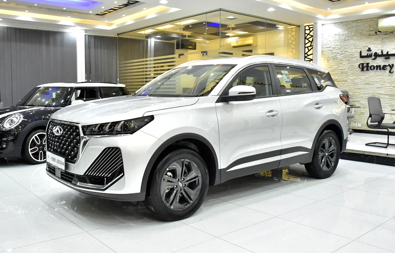 2026 Chery Tiggo 7 Standard 4 Cylinder Petrol Engine Silver Red SUV GCC Specs