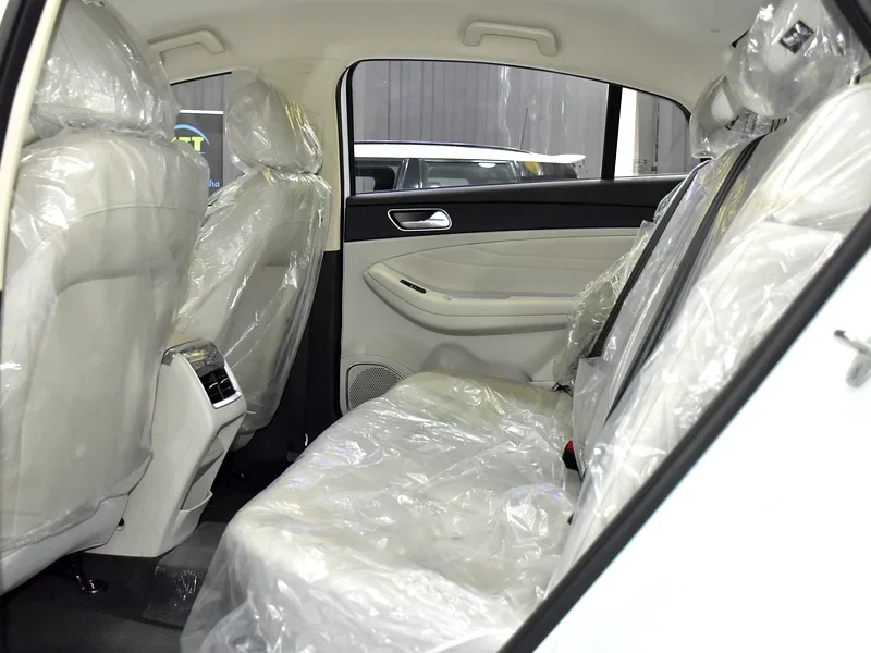 2026 Chery Arrizo 5 Comfort 4 Cylinder Petrol Engine White Beige Sedan GCC Specs