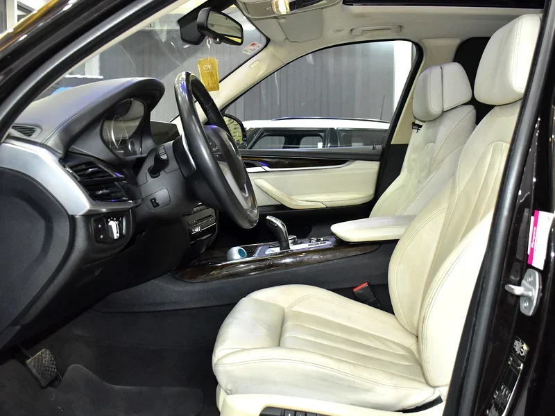 2014 BMW X5 Xdrive50i 8 Cylinder Petrol Engine Brown Beige SUV GCC Specs