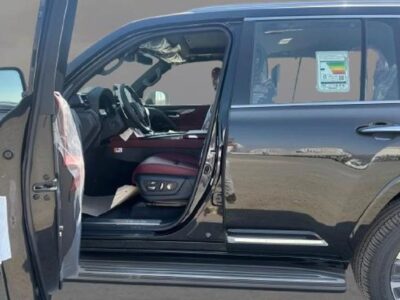 2025 Lexus LX 700h 3.5L 6 Cylinders HYBRID URBAN 10AT Green Red SUV