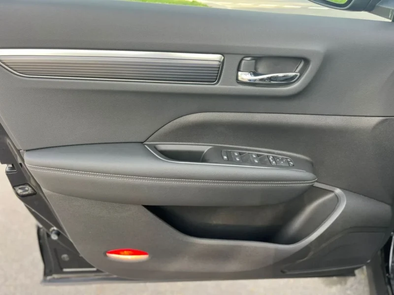 2024 Renault Koleos LE 2.5 Liters 4 Cylinders Petrol Engine Black SUV GCC Specs