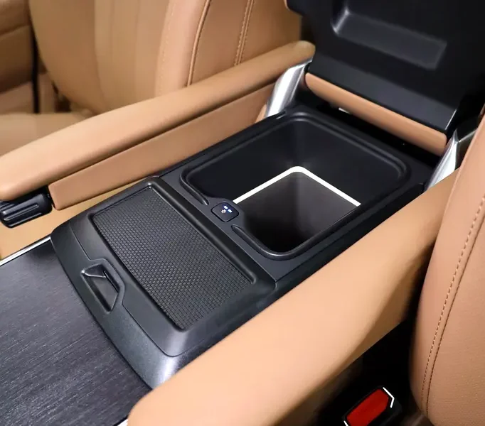 2026 Land Rover Range Rover HSE P530 8 Cylinder Petrol Engine Black Tan SUV