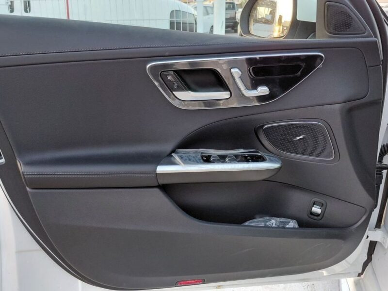 2025 Mercedes-Benz C 200 MERCEDES C200L 1.5L 4 Cylinders Engine White Black Sedan