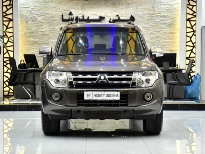 2014 Mitsubishi Pajero GLS 6 Cylinders Petrol Engine Brown Grey Crossover GCC Specs