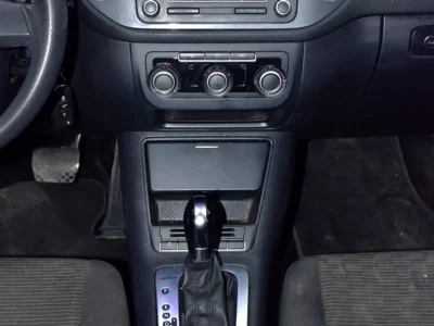 2015 Volkswagen Tiguan SE 4 Cylinder Petrol Engine Brown Black Crossover GCC Specs