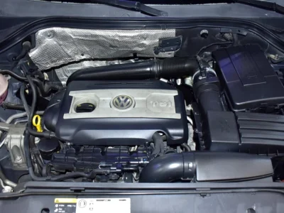 2015 Volkswagen Tiguan SE 4 Cylinder Petrol Engine Brown Black Crossover GCC Specs