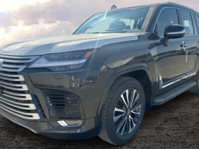 2025 Lexus LX 700h 3.5L 6 Cylinders HYBRID URBAN 10AT Green Red SUV