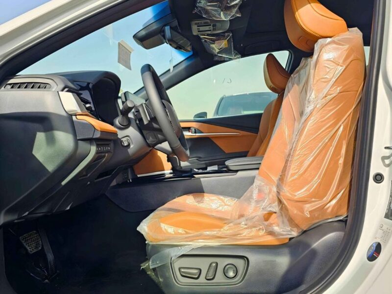 2026 Toyota Camry LUMIERE HYBRID 2.5L V4 Engine White Tan Sedan GCC Specs