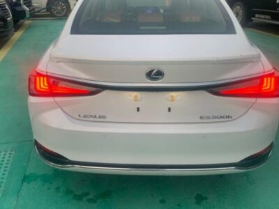 2023 Lexus ES 350 3.5 Liters 6-cylinder Petrol Engine White Tan Luxury Sedan FWD