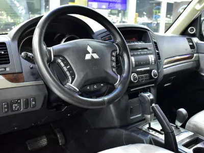 2014 Mitsubishi Pajero GLS 6 Cylinders Petrol Engine Brown Grey Crossover GCC Specs