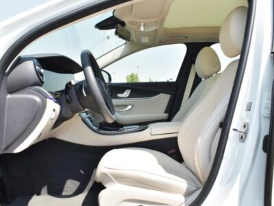 2023 Mercedes-Benz E320 2.0 Litres 4-cylinder Petrol Engine White Beige Sedan RWD