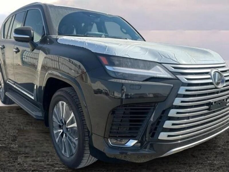 2025 Lexus LX 700h 3.5L 6 Cylinders HYBRID URBAN 10AT Green Red SUV