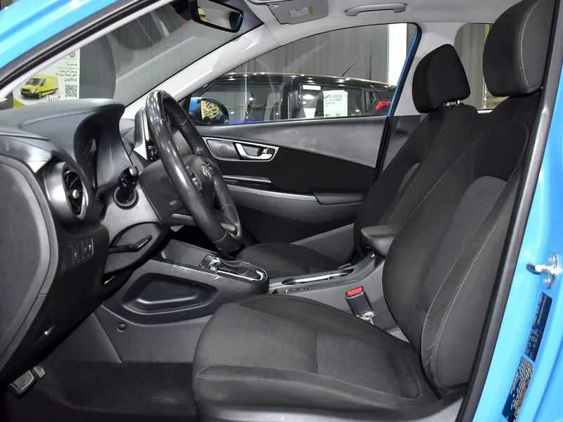 2023 Hyundai Kona SE 4 Cylinder Petrol Engine Blue Black Crossover GCC Specs