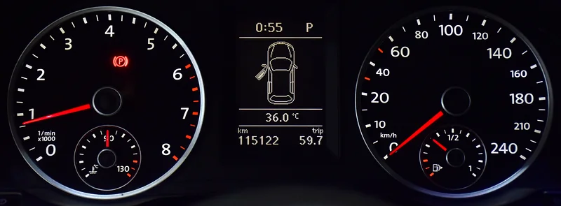 2015 Volkswagen Tiguan SE 4 Cylinder Petrol Engine Brown Black Crossover GCC Specs