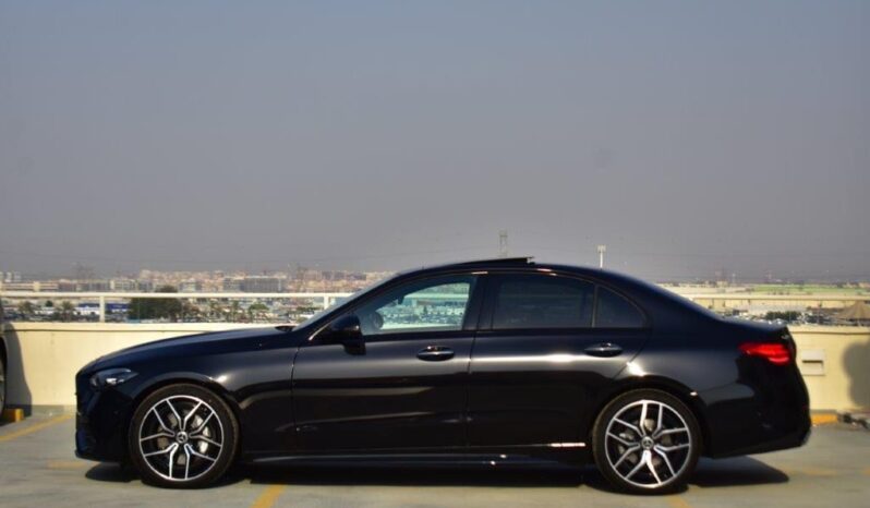 2023 Mercedes-Benz C 200 4 Cylinder Petrol Engine1.5-liter Black Red Sedan RWD