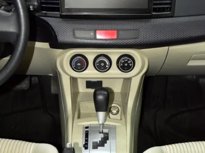 2015 Mitsubishi Lancer EX GLX 4 Cylinder Petrol Engine Beige Sedan GCC Specs