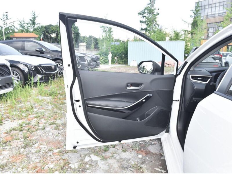 2025 Toyota Corolla XLI Hybrid 1.8L Hybrid 4 Cylinder Engine White Black Sedan