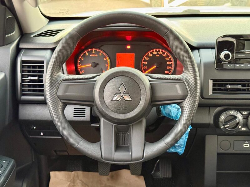 2025 Mitsubishi L200 GL Double Cab Petrol 2.4L 4 Cylinder Petrol Engine Black Pick Up Truck