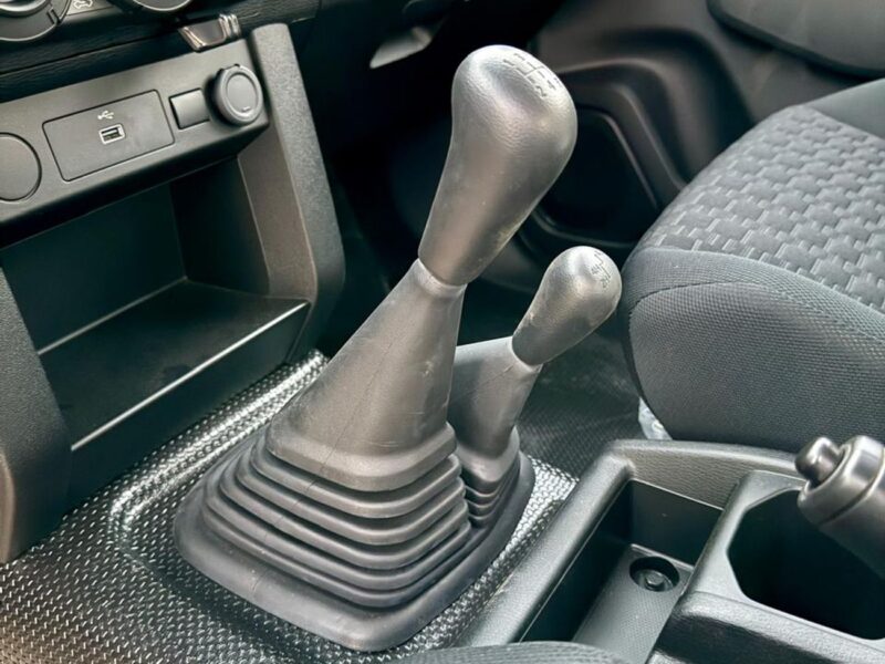 2025 Mitsubishi L200 GL Double Cab Petrol 2.4L 4 Cylinder Petrol Engine Black Pick Up Truck