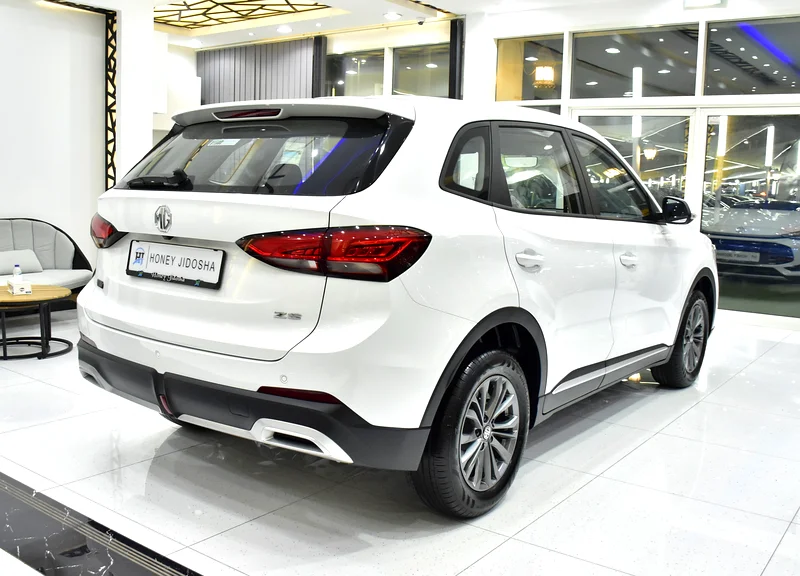 2025 MG ZS Standard 4 Cylinder Petrol Engine White Black Crossover GCC Specs