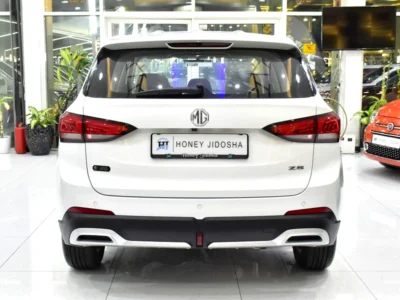 2025 MG ZS Standard 4 Cylinder Petrol Engine White Black Crossover GCC Specs