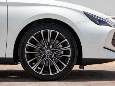 2025 MG 7 1.5 Litres Turbo 4 Cylinder Petrol Engine Elegance Edition White Black Sedan