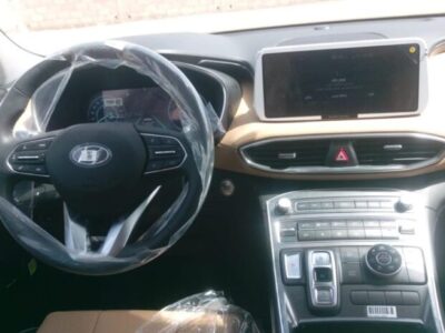2023 Hyundai Santa Fe 2.5 Litres 4-Cylinder Petrol Engine Silver Tan SUV GCC Specs FWD