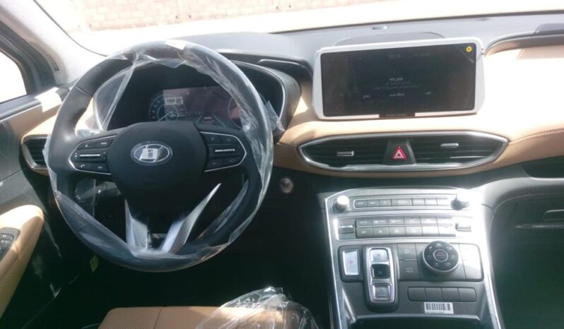 2023 Hyundai Santa Fe 2.5 Litres 4-Cylinder Petrol Engine Silver Tan SUV GCC Specs FWD