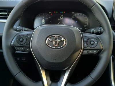 2025 Toyota RAV4 2.0 Litres 4 Cylinder Petrol Engine FULL OPTION White Black SUV