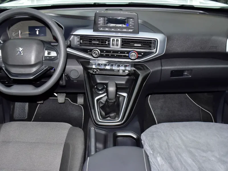 2023 Peugeot Landtrek DC 4X4 4 Cylinder Petrol Engine White Black Pick Up Truck GCC