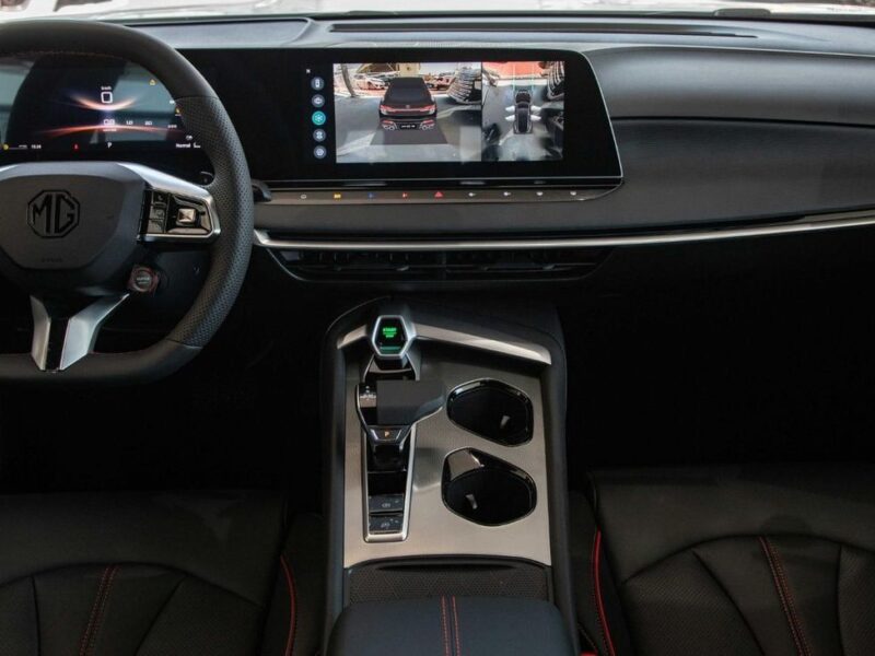 2025 MG 7 1.5 Litres Turbo 4 Cylinder Petrol Engine Elegance Edition White Black Sedan