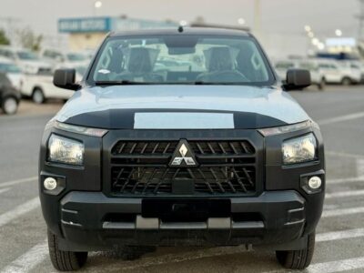 2025 Mitsubishi L200 GL Double Cab Petrol 2.4L 4 Cylinder Petrol Engine Black Pick Up Truck