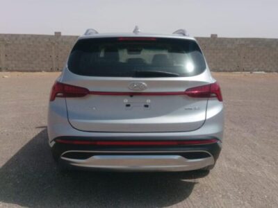 2023 Hyundai Santa Fe 2.5 Litres 4-Cylinder Petrol Engine Silver Tan SUV GCC Specs FWD