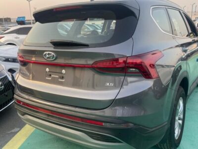 2023 Hyundai Santa Fe 2.5 Litres 4-Cylinder Petrol Engine Grey SUV GCC Specs FWD