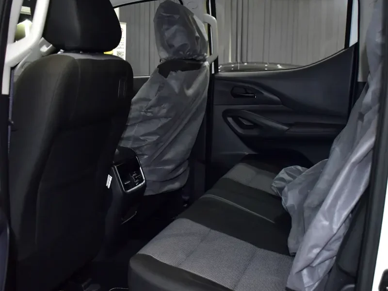 2023 Peugeot Landtrek DC 4X4 4 Cylinder Petrol Engine White Black Pick Up Truck GCC