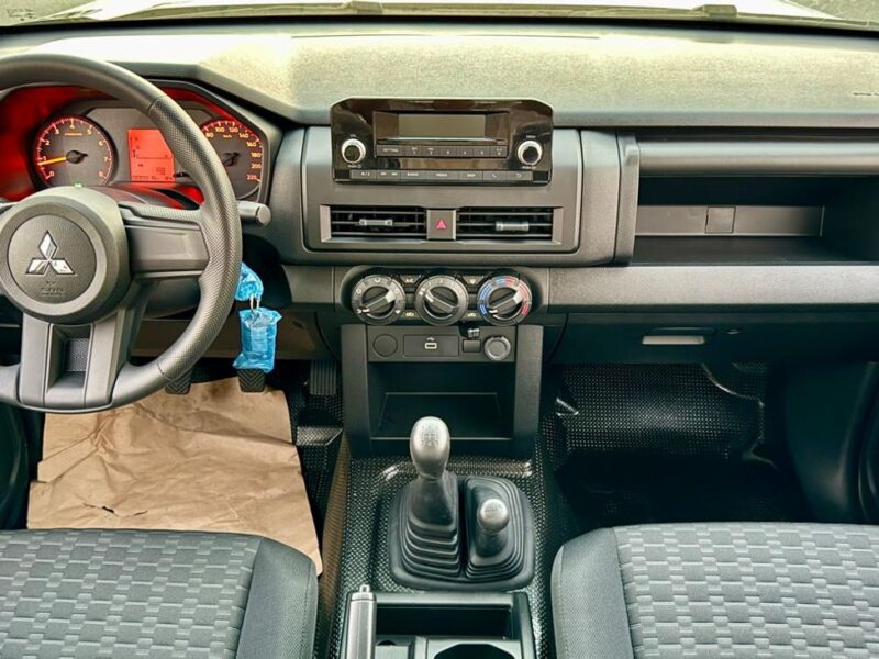 2025 Mitsubishi L200 GL Double Cab Petrol 2.4L 4 Cylinder Petrol Engine Black Pick Up Truck