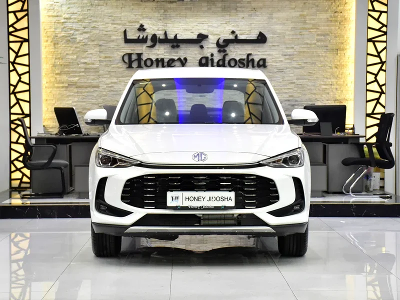 2025 MG ZS Standard 4 Cylinder Petrol Engine White Black Crossover GCC Specs