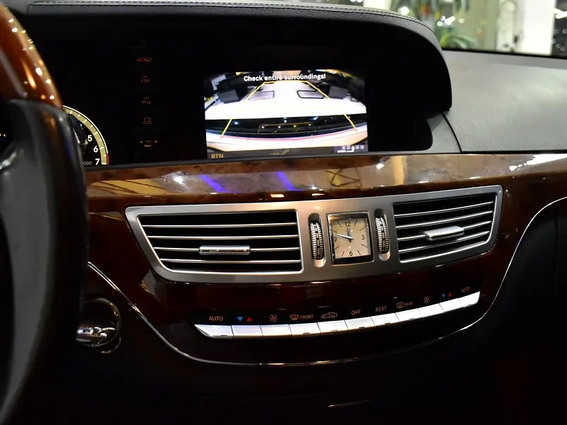 2008 Mercedes-Benz S-Class S 550 8 Cylinder Petrol Engine White Black Sedan