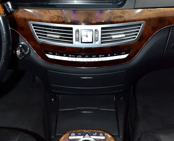 2008 Mercedes-Benz S-Class S 550 8 Cylinder Petrol Engine White Black Sedan