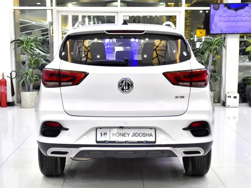 2023 MG ZS Comfort 4 Cylinder Petrol Engine White Black Crossover GCC Specs